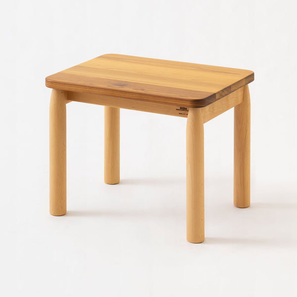 キッズテーブル（Cerreto Kid's Table）/スギ（圧縮板目材 節入り）